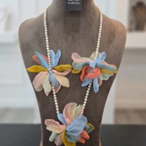 Collar flores multicolor